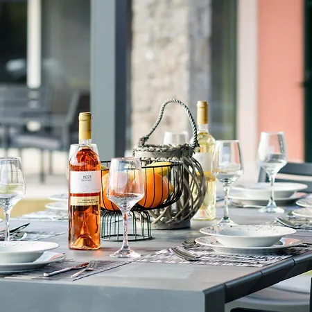 ヴィラ Castelia Luxury *