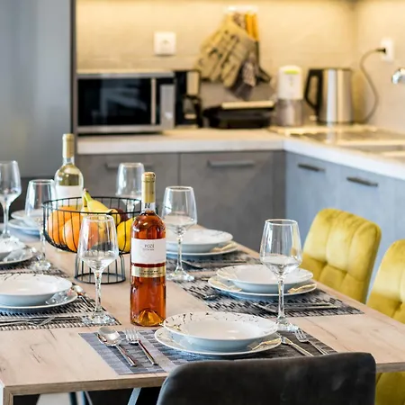 ヴィラ Castelia Luxury *