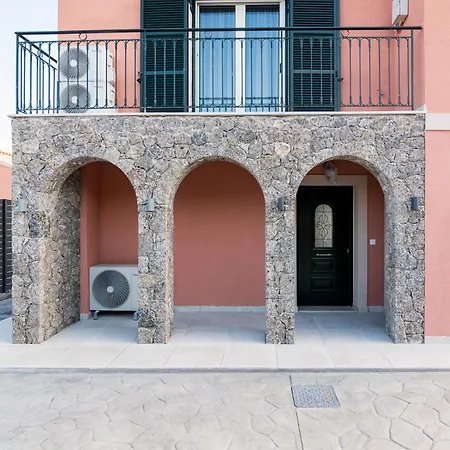 Castelia Luxury * Ágios Ioánnis