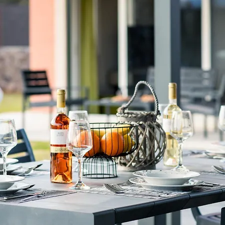 Castelia Luxury ヴィラ *