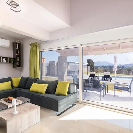 Castelia Luxury Ágios Ioánnis