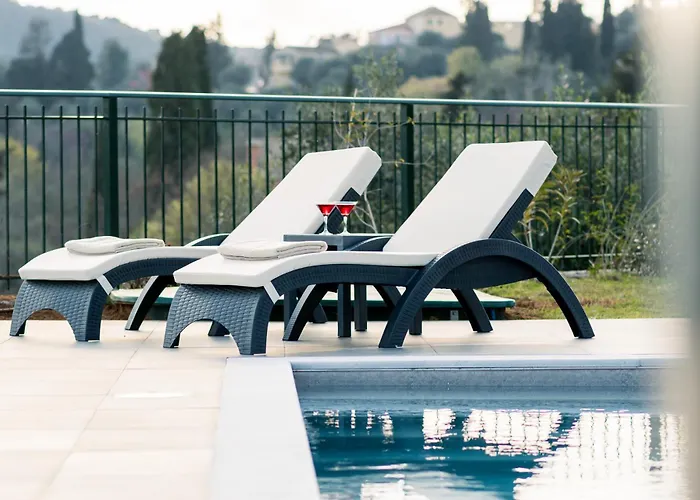 Castelia Luxury Вилла