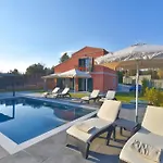 Βίλα Castelia Luxury *