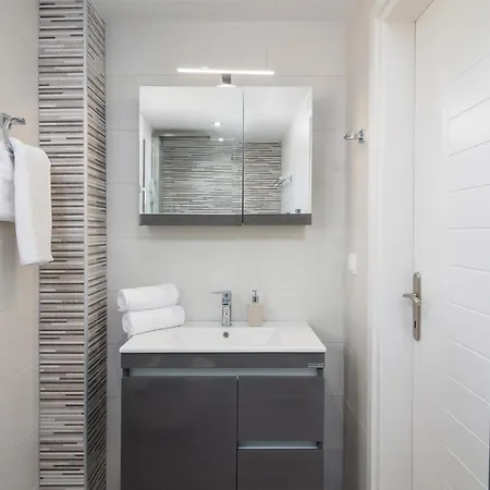 Castelia Luxury Villa