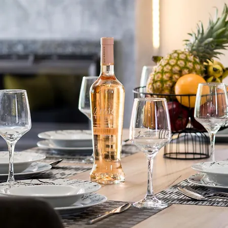 Castelia Luxury Villa
