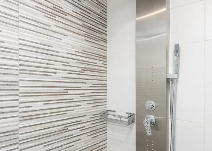 Castelia Luxury