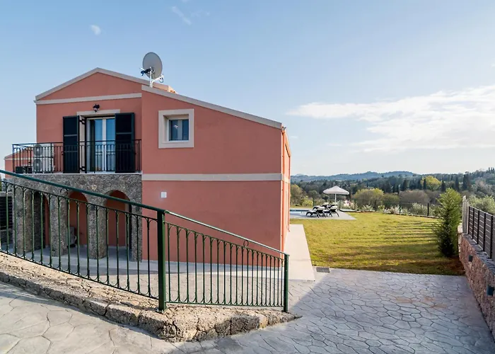 Castelia Luxury Villa *