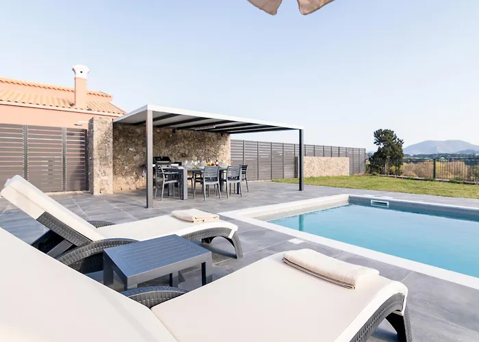 Castelia Luxury Villa