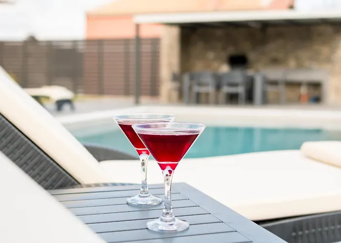 Castelia Luxury