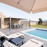 Castelia Luxury * Άγιος Ιωάννης
