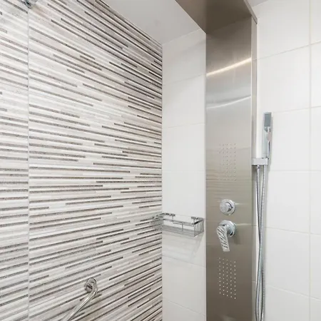 Castelia Luxury